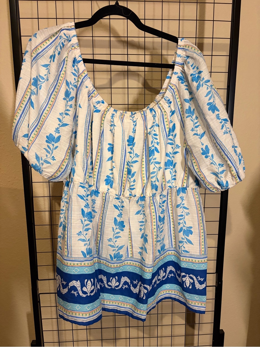 Easel 2x Women’s Blue Floral Peasant Top Boho